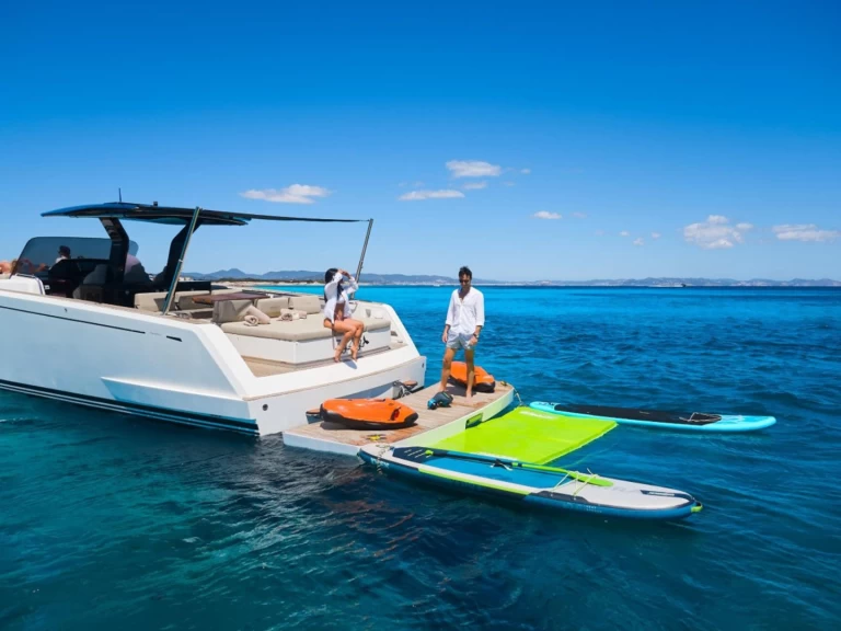 Wynajem Motorówka Pardo Yachts z patentem 