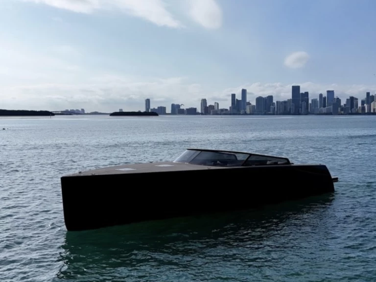 Wynajem Motorówka VanDutch z patentem 