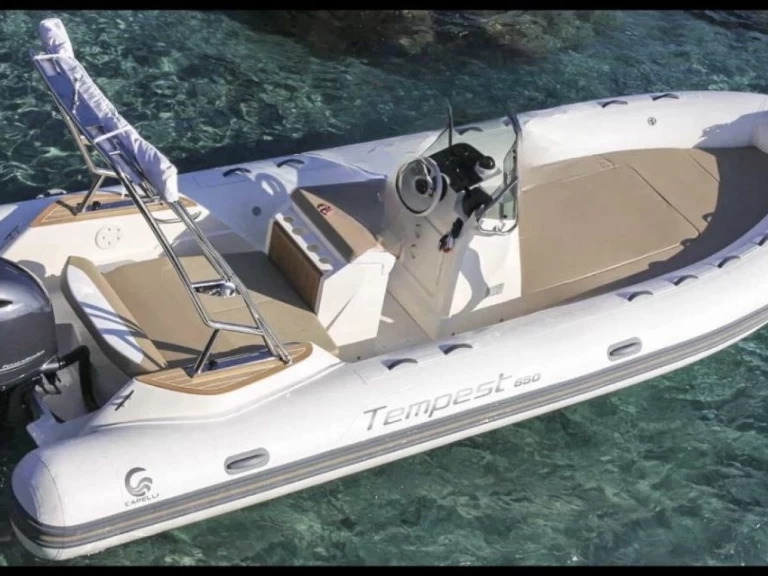 Wynajmij Capelli Tempest 650 w Les Issambres