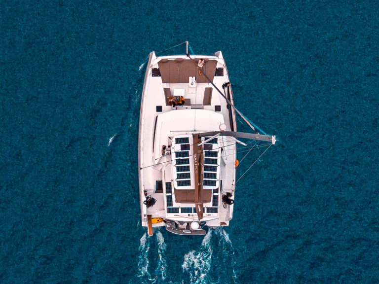 Wynajmij Katamaran z lub bez skippera Bali w Donji Seget