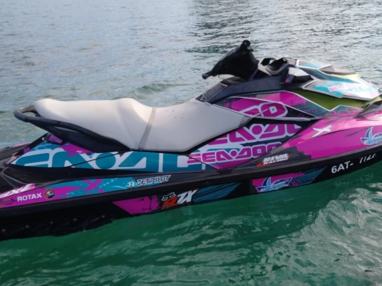 Wynajmij Bombard Wale prop230 w San Antonio Port