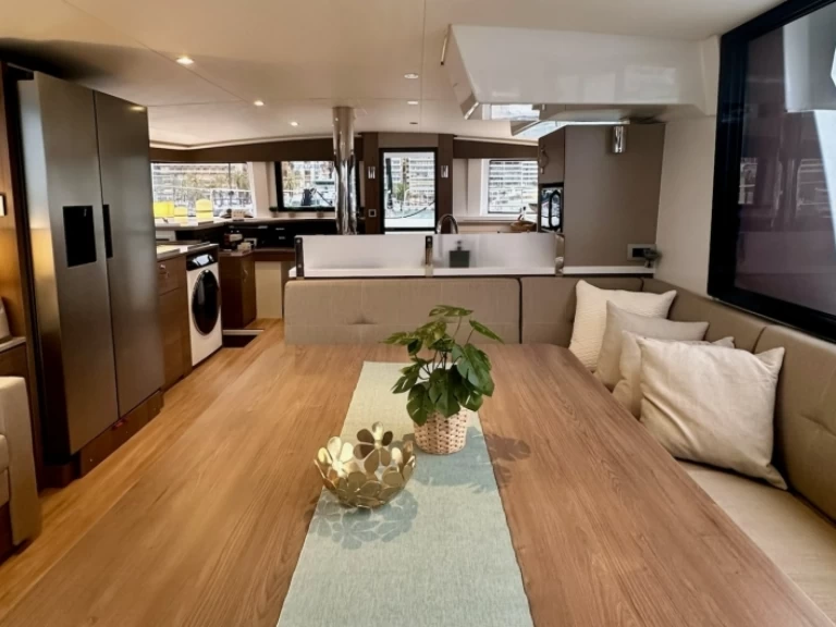 Bali Bali 4.8 między profesjonalistami a osobami prywatnymi w Palma de Mallorca