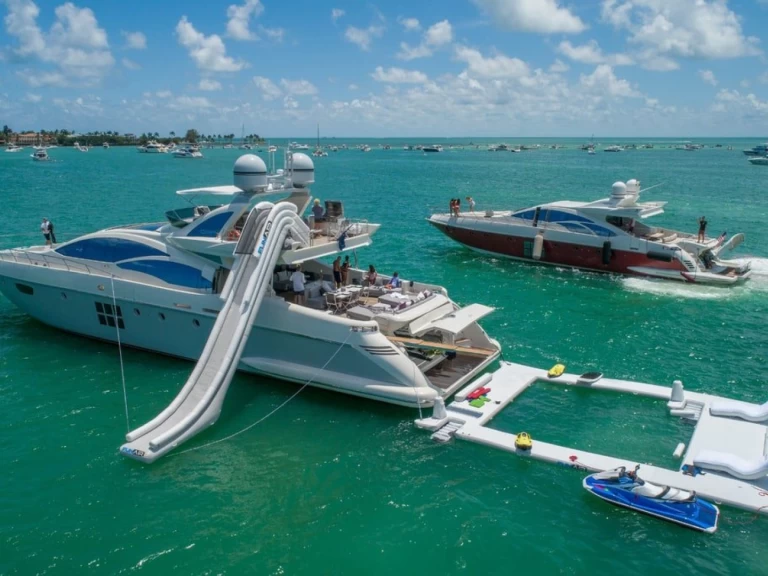 Azimut 103’ azimut S  między profesjonalistami a osobami prywatnymi w Miami Beach