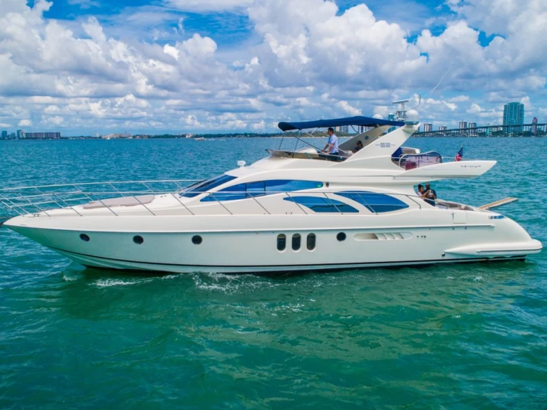 Azimut Azimut 62 Fly między profesjonalistami a osobami prywatnymi w Miami Beach