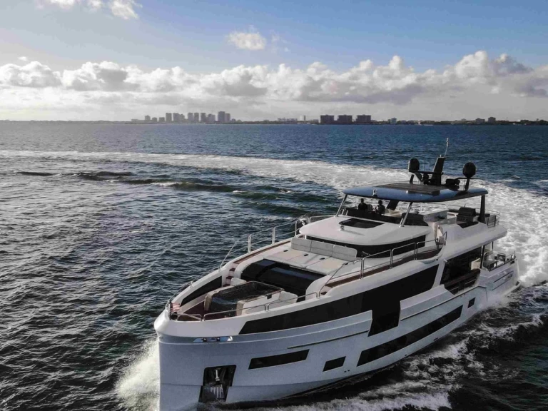 Wynajmij Sirena 88’ Sirena w Miami Beach