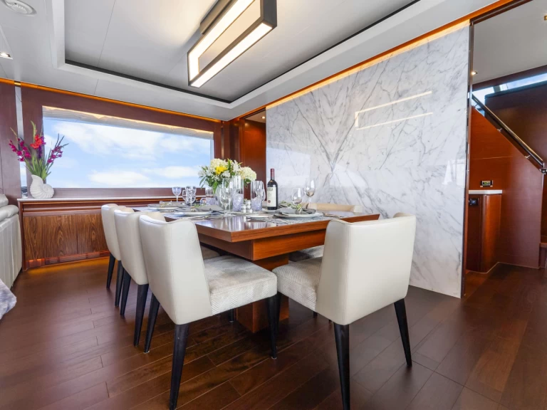 Wynajem Luksusowy jacht Horizon z patentem 