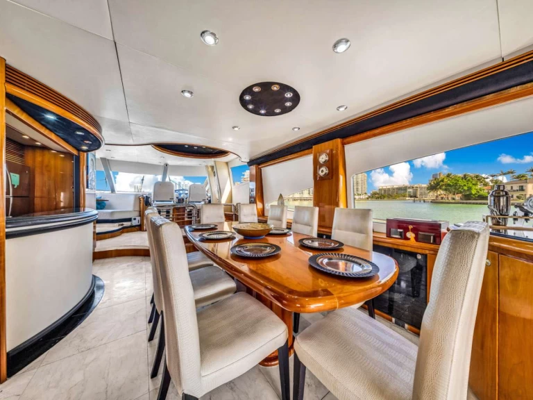 Wynajem Luksusowy jacht Sunseeker z patentem 