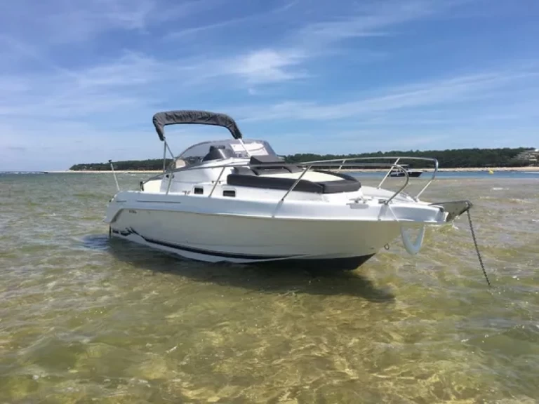 Wynajem łodzi Port du Lavandou tanio Cap Ferret