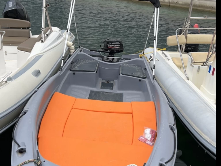 Wynajmij Fun Yak SECU 15 w Marsylia