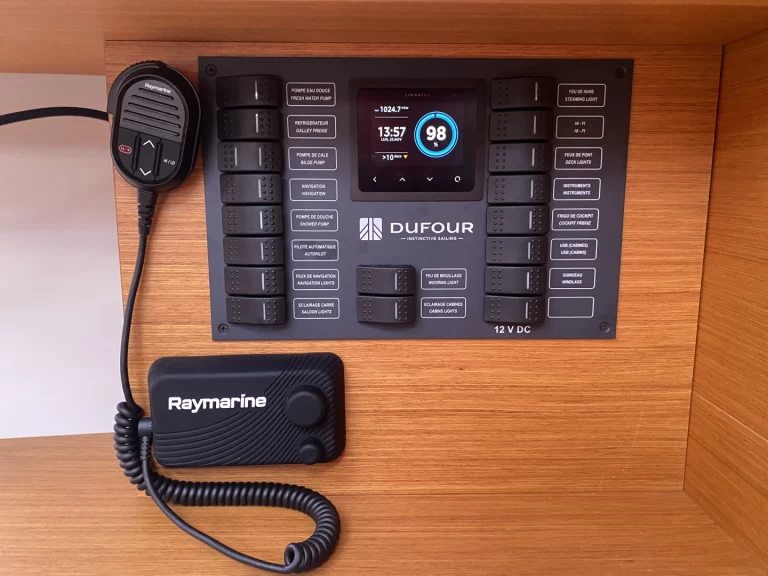 Wynajem Żaglowiec Dufour z patentem 