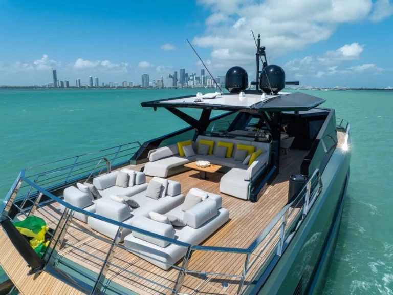 WALLY YACHTS 85’ wally między profesjonalistami a osobami prywatnymi w Miami Beach