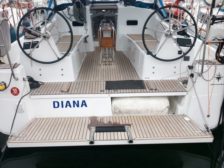 Wynajem łodzi Jeanneau Oceanis 38 w Procida na SamBoat 