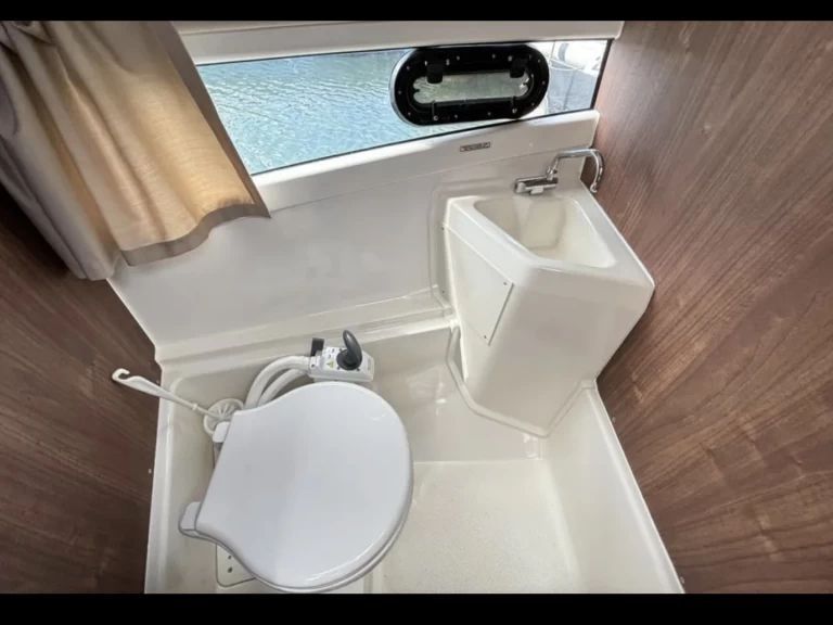 Wynajem łodzi Neapol tanio Activ 755 Weekend