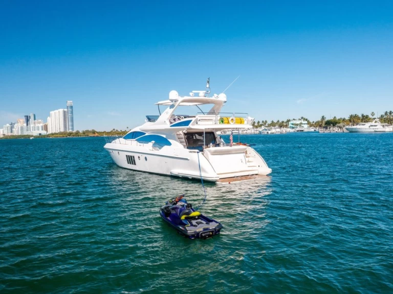 Wynajem Luksusowy jacht Azimut z patentem 