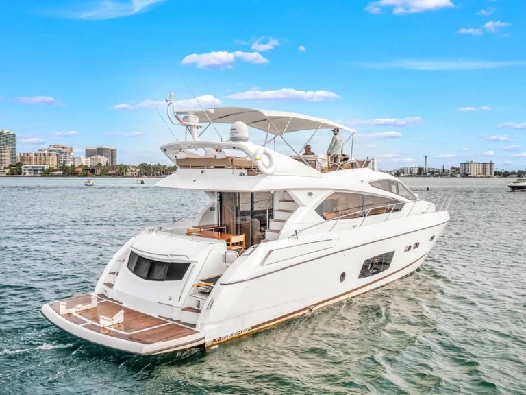 Wynajmij Sunseeker 70  w Miami Beach