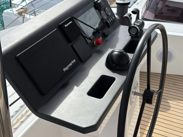 Bali Bali 5.8-5 cabin między profesjonalistami a osobami prywatnymi w Olbia