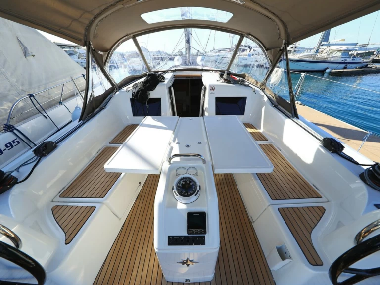 Wynajmij Jeanneau Sun Odyssey 410 w Zadar