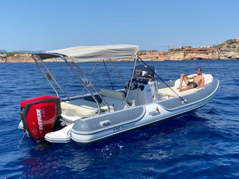 Wynajem Łódż półsztywna MV Marine z patentem 