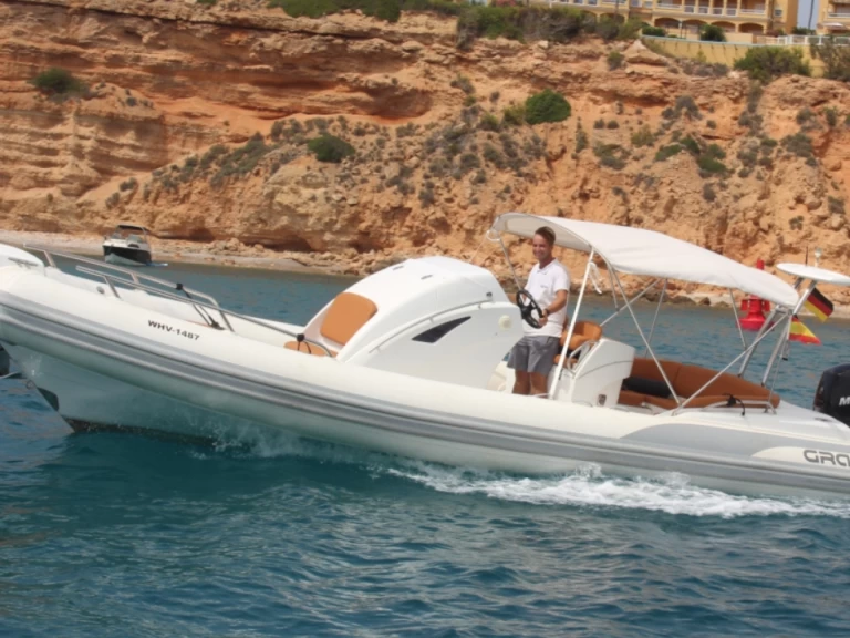 Wynajem w El Toro- Grand Marine 850 na SamBoat