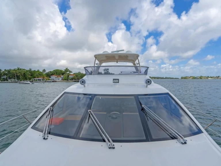 Wynajmij Azimut Azimut 65  w Miami Beach