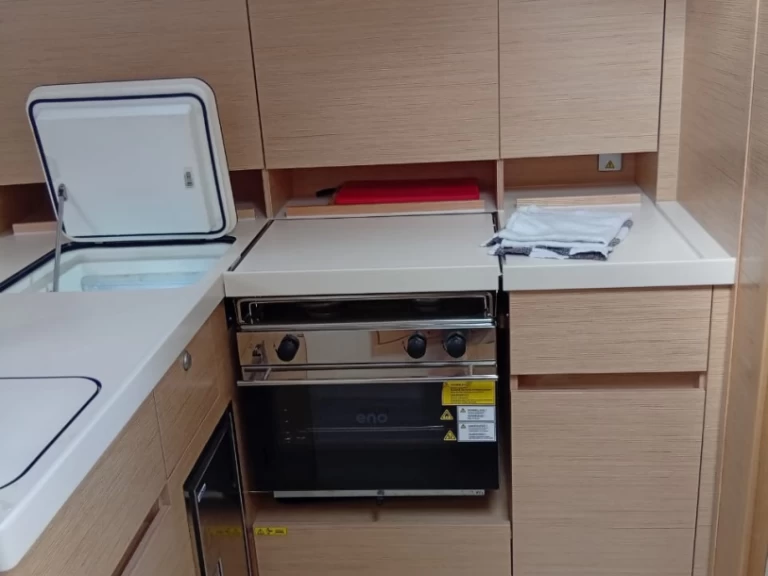 Hanse Hanse 418 między profesjonalistami a osobami prywatnymi w Gouvia