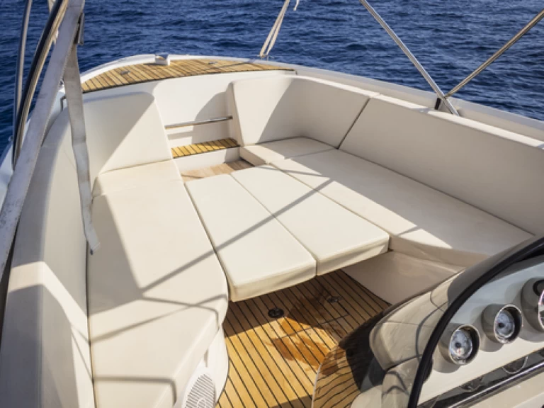 Motorówka do wynajmu w El Toro w najlepszej cenie