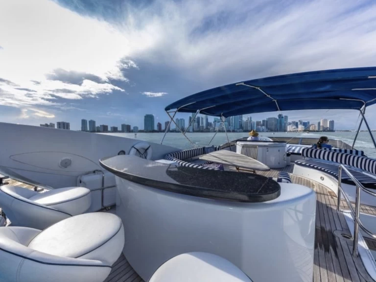 Wynajmij Sunseeker Manhattan 80 w Miami Beach