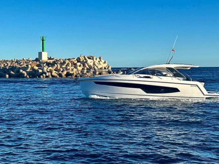 Wynajem łodzi Sealine S335 w El Toro na SamBoat 