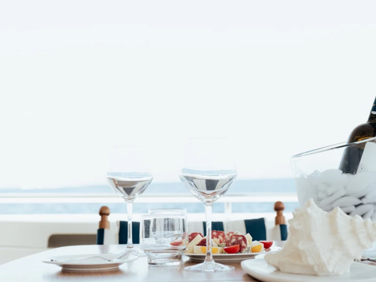 Luksusowy jacht do wynajmu w Glyfada w najlepszej cenie