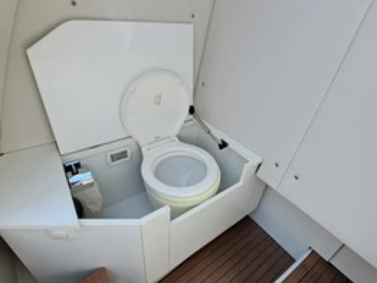 Wynajem łodzi El Toro tanio 1017 LIDO