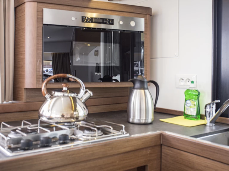 Wynajem łodzi Trogir tanio Lagoon 42