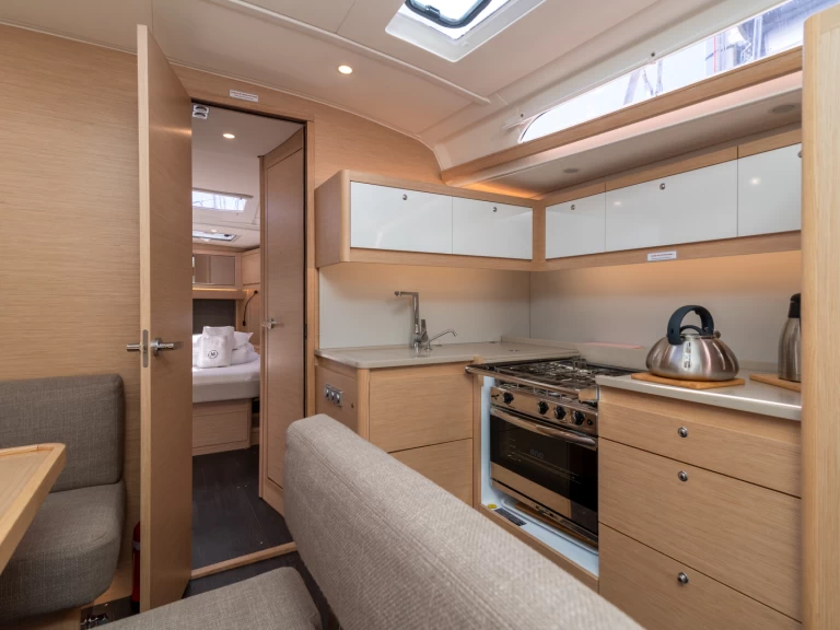 Wynajem Żaglowiec Dufour z patentem 