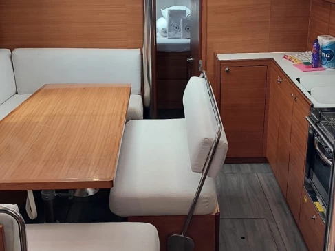 Wynajmij Elan Impression 45.1 w Trogir