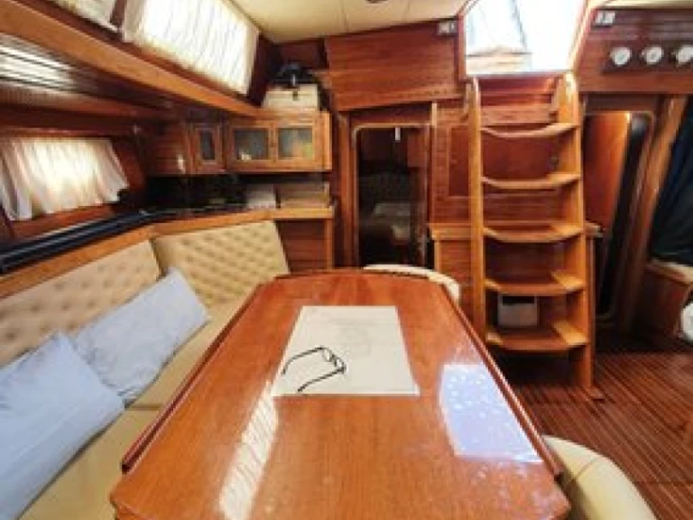 Żaglowiec do wynajmu w Olbia w najlepszej cenie