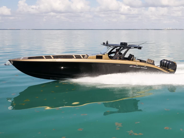 Wynajem Luksusowy jacht Midnight Express z patentem 