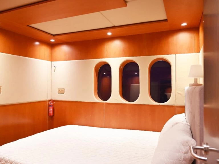 Luksusowy jacht do wynajmu w Dubai Marina w najlepszej cenie