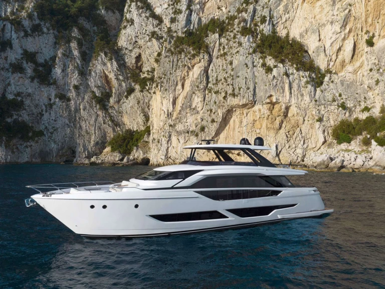 Wynajmij Ferretti FAST w Brindisi