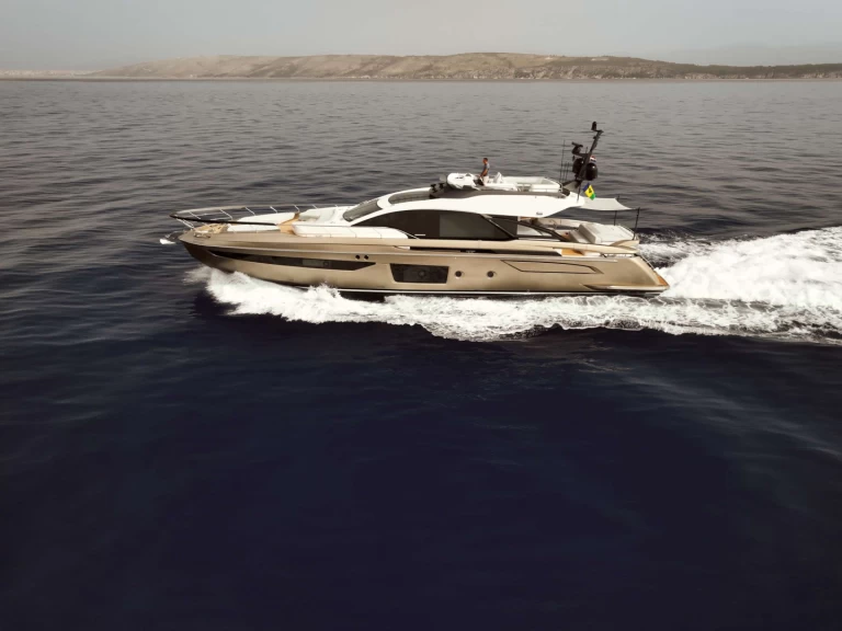 Wynajmij Luksusowy jacht z lub bez skippera Azimut w Kastel Gomilica