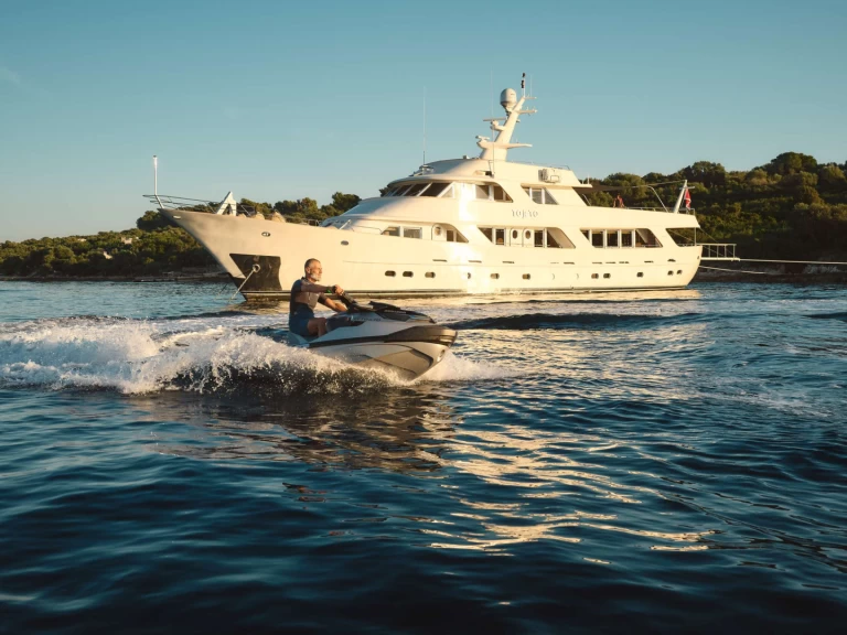 Wynajem Luksusowy jacht Benetti z patentem 