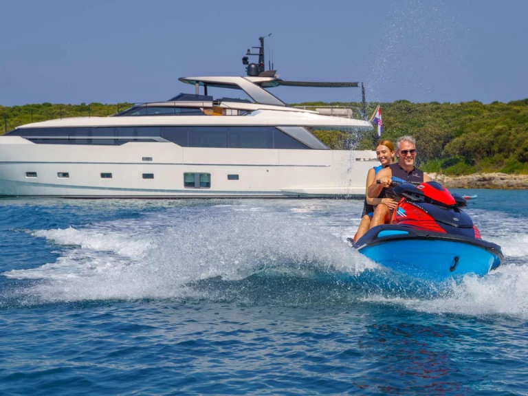 Luksusowy jacht do wynajmu w Donji Seget w najlepszej cenie