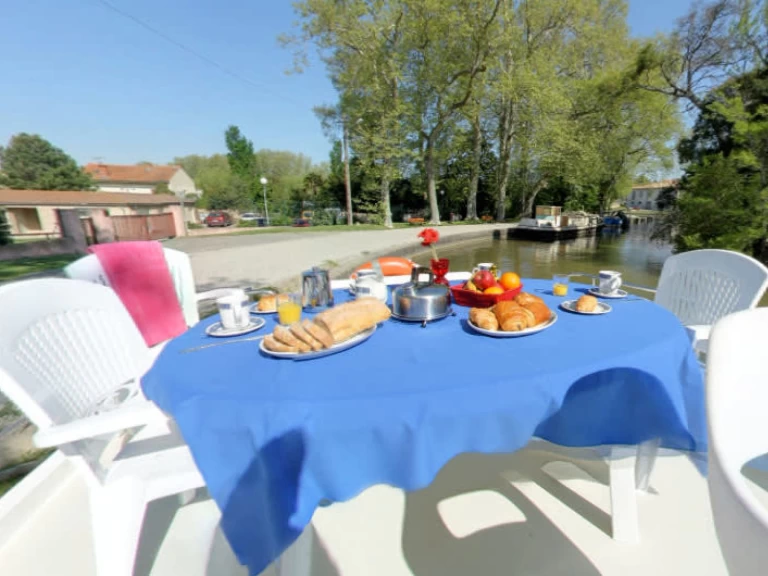 Motorówka do wynajmu w Castelnaudary w najlepszej cenie