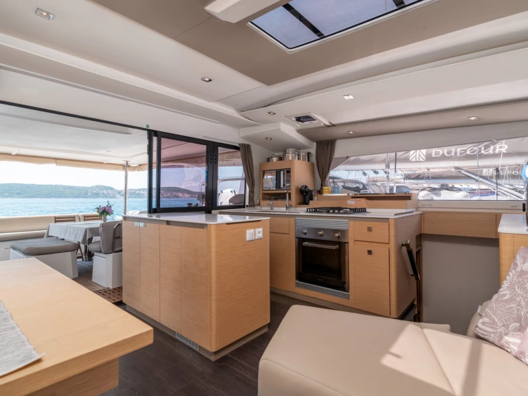 Wynajmij Fountaine Pajot Aura 51 w Donji Seget