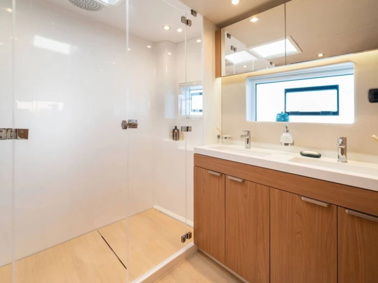 Katamaran do wynajmu w Kaštela w najlepszej cenie