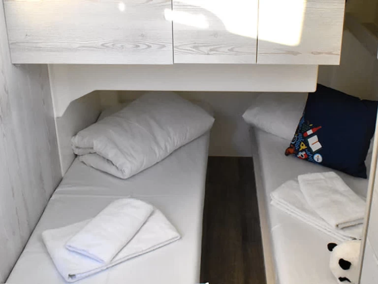 Le Boat Horizon 5 między profesjonalistami a osobami prywatnymi w Portiragnes