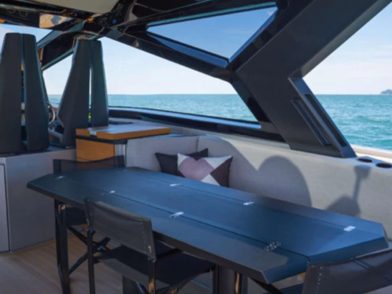 Wynajem Motorówka WALLY YACHTS z patentem 