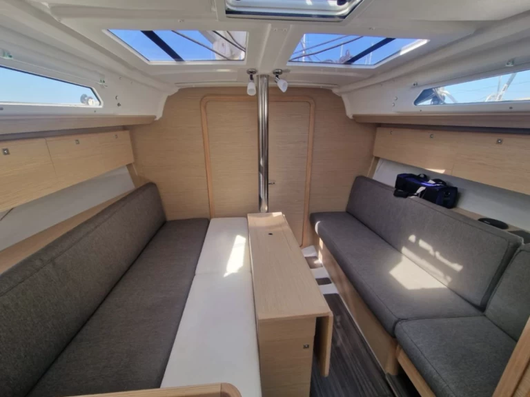 Dufour Dufour 360  między profesjonalistami a osobami prywatnymi w Ajaccio