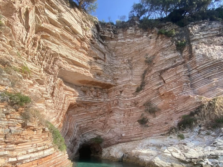 Saver Saver 690 Open między profesjonalistami a osobami prywatnymi w Sarandë