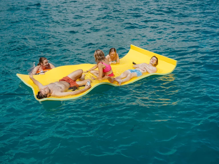 Wynajem Luksusowy jacht Custom Made z patentem 