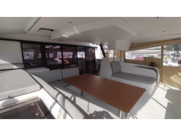 Wynajmij Katamaran z lub bez skippera Fountaine Pajot w Castellammare di Stabia