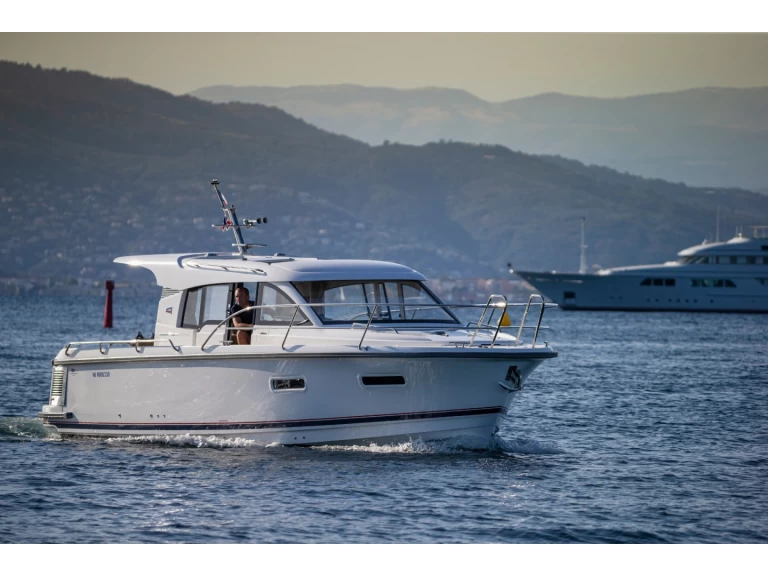 Wynajem Motorówka Nimbus z patentem 